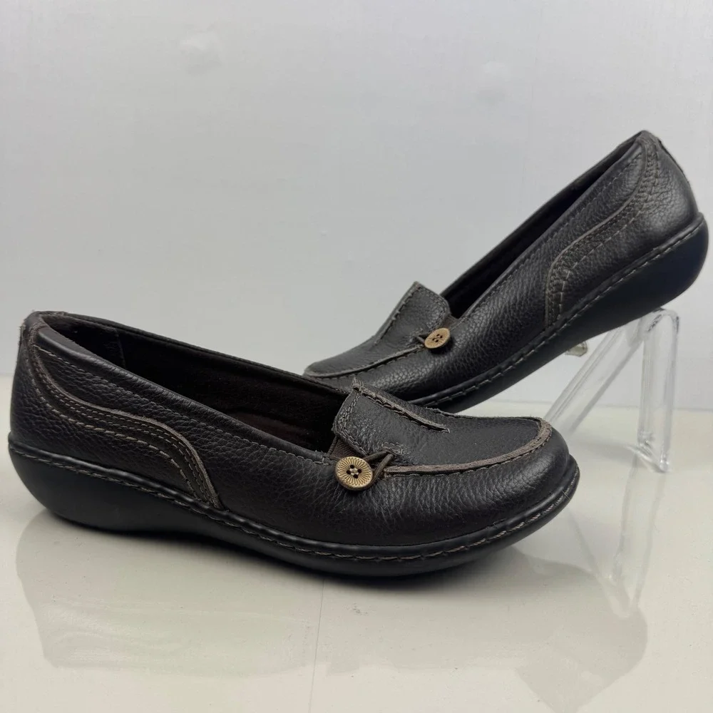 Clarks Collection Women Dark Brown Leather Button Detail‎ Loafer Shoes Size 7.5M
